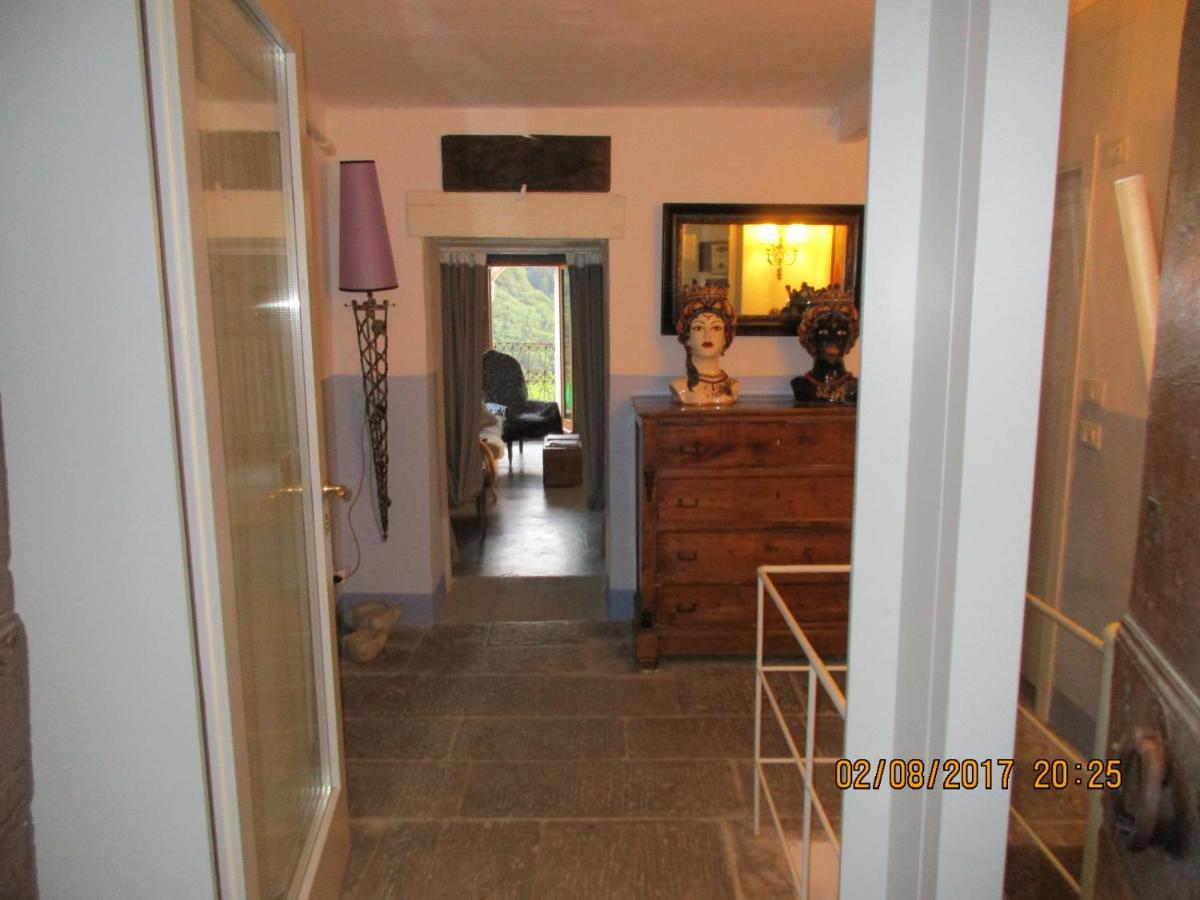 Viandanti, Artisti E Sognatori Bed & Breakfast Comano  Exterior photo