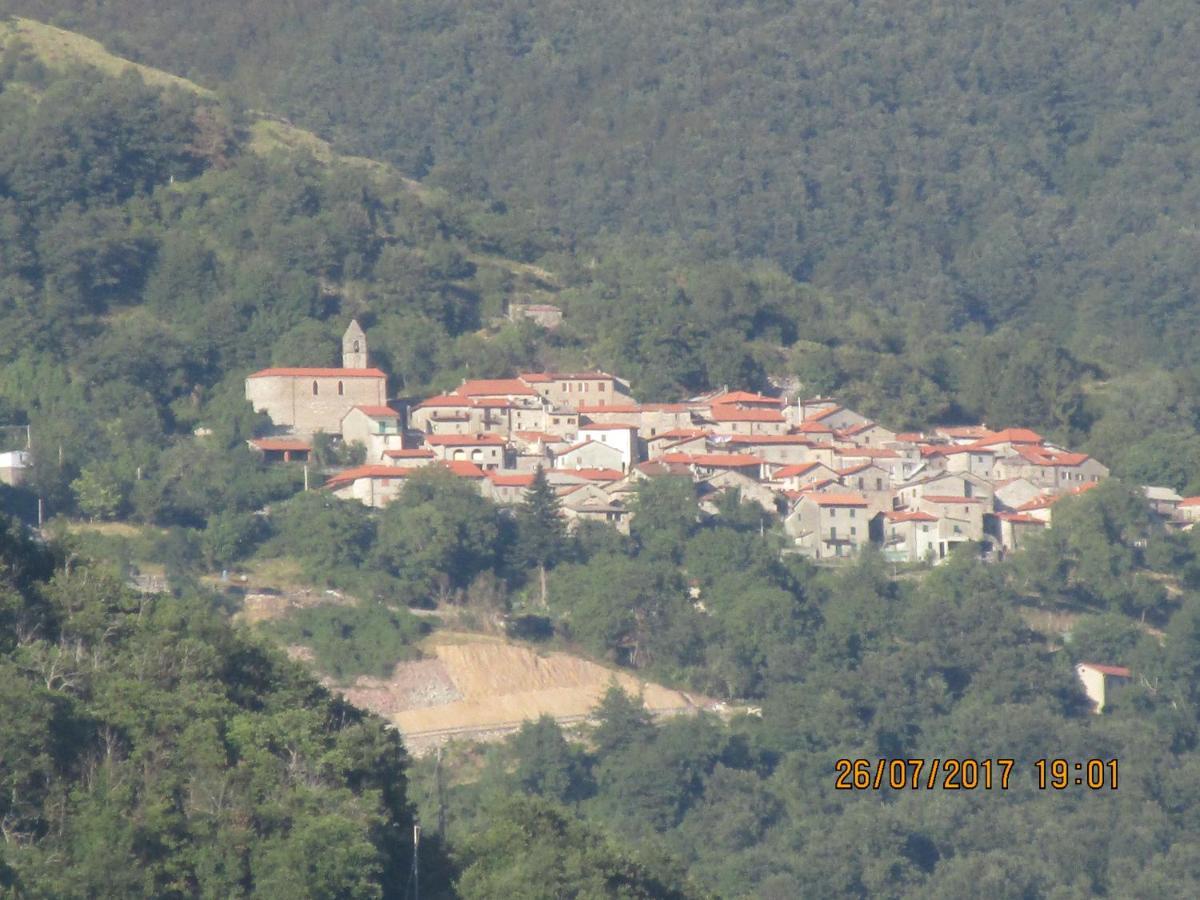 Viandanti, Artisti E Sognatori Bed & Breakfast Comano  Exterior photo
